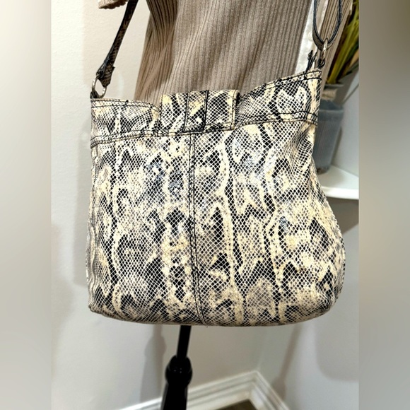 Nine West Snake Print Man Made Material Shoulder Bag, zipper and snap closure - Picture 2 of 14